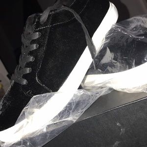 Women’s Kenneth Cole Suede Sneakers